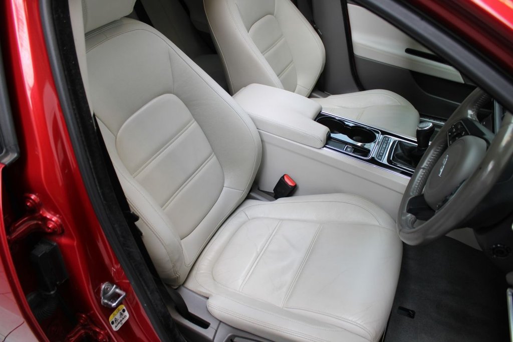 Used Jaguar XE 2015 for sale - 76147648: Photo 41