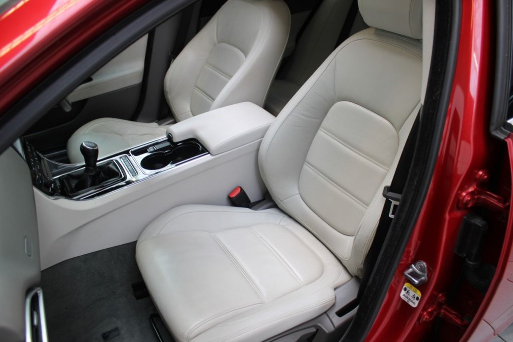 Used Jaguar XE 2015 for sale - 76147648: Photo 43