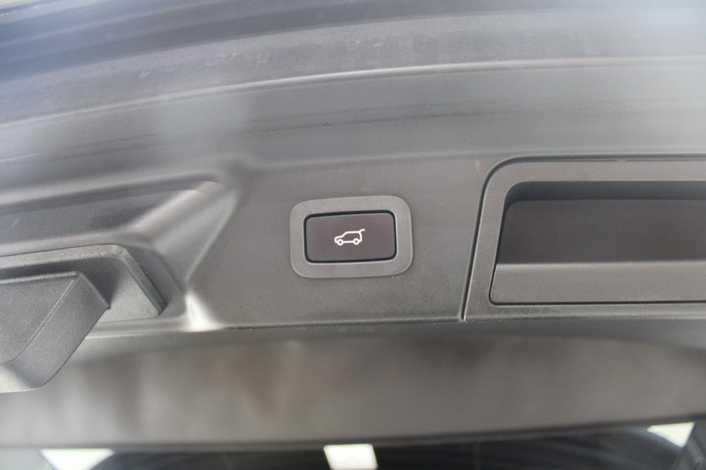 Used Land Rover Range Rover Velar 2018 for sale - 76279737: Photo 18