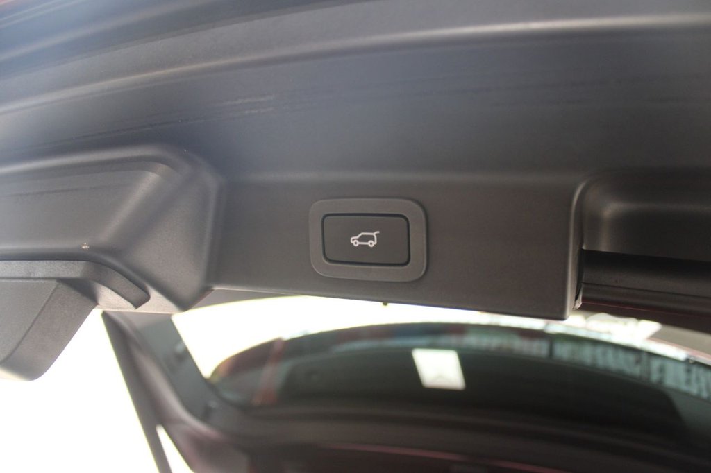 Used Jaguar F-Pace 2018 for sale - 78162952: Photo 18