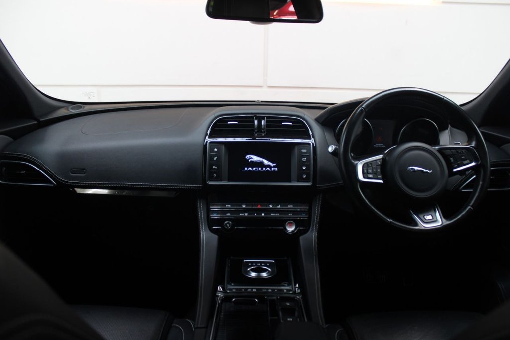 Used Jaguar F-Pace 2018 for sale - 78162952: Photo 32