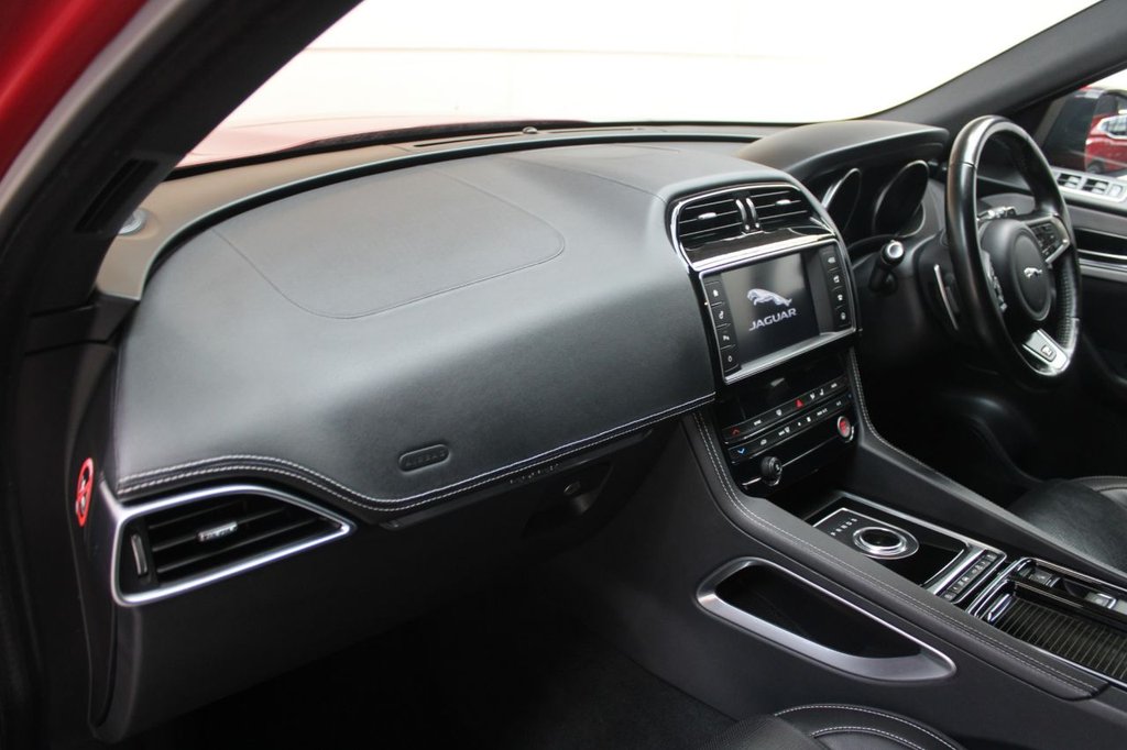 Used Jaguar F-Pace 2018 for sale - 78162952: Photo 33