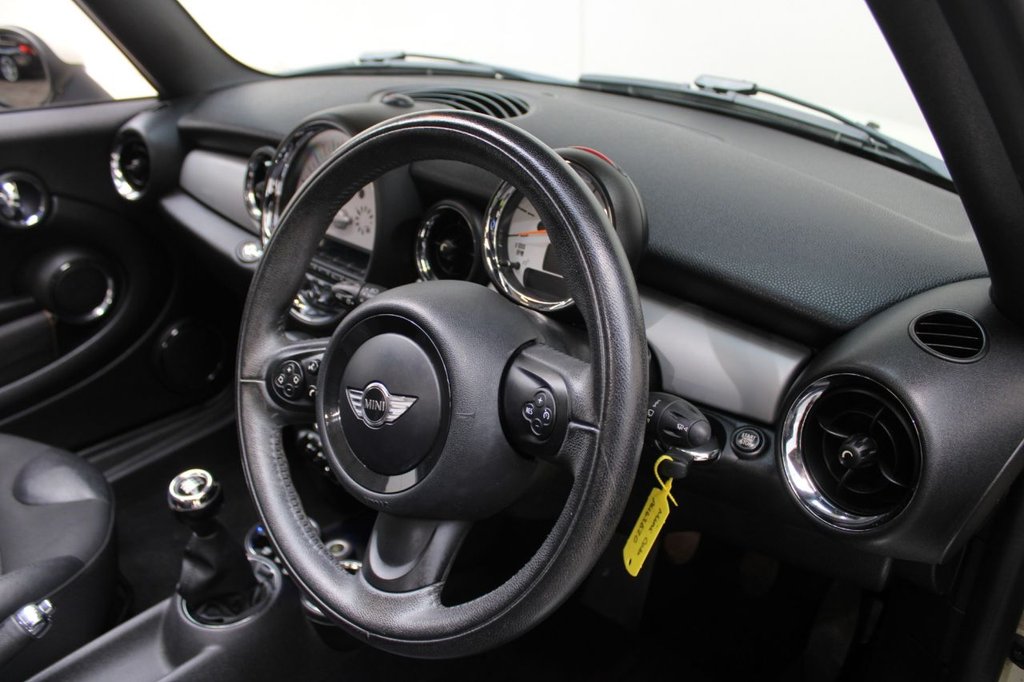 Used MINI Convertible 2013 for sale - 75397872: Photo 38
