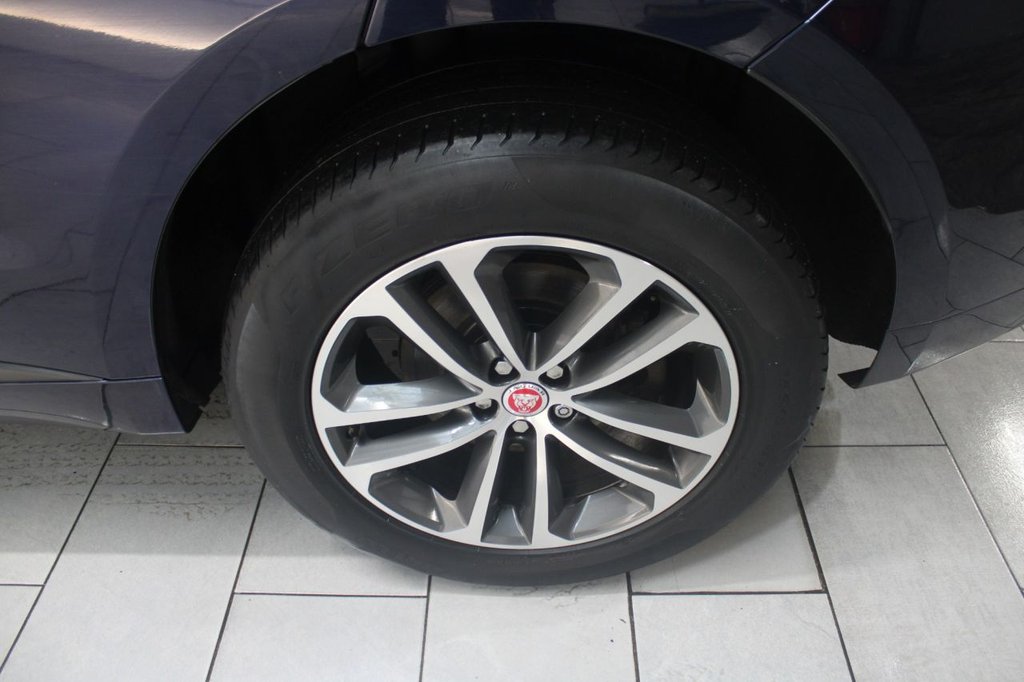 Used Jaguar F-Pace 2017 for sale - 76797966: Photo 31