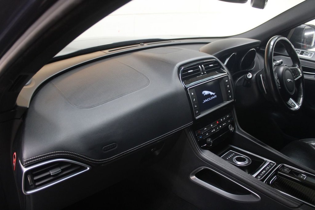 Used Jaguar F-Pace 2017 for sale - 76797966: Photo 37