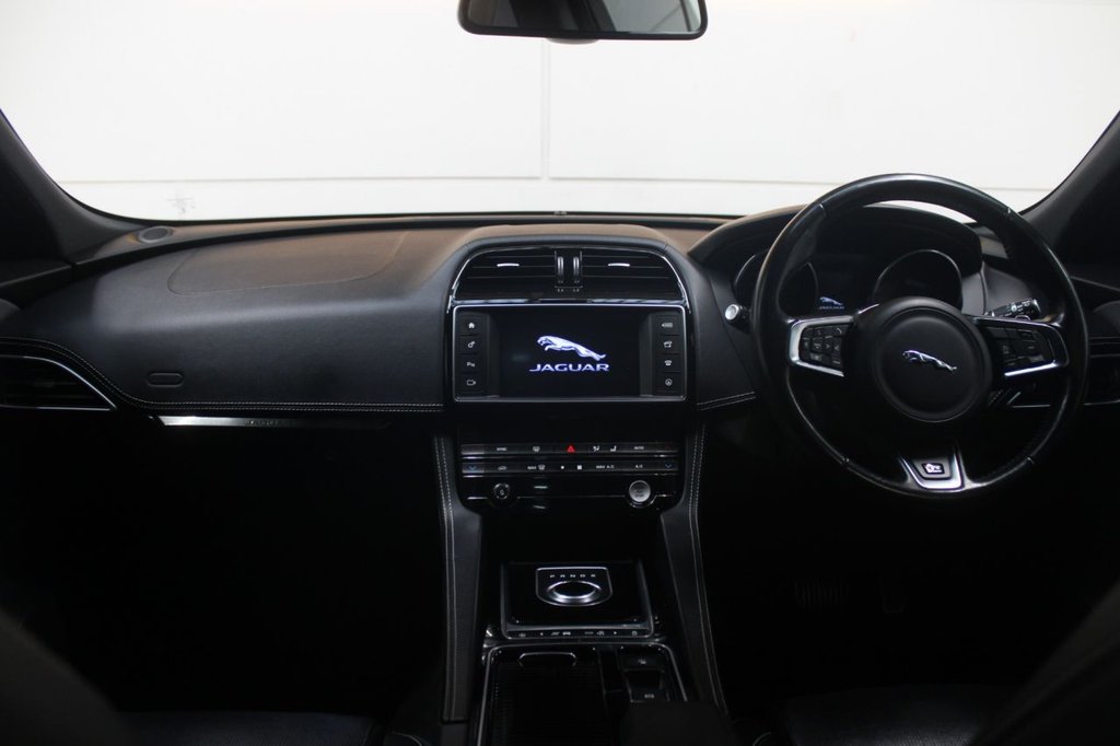 Used Jaguar F-Pace 2017 for sale - 76797966: Photo 38