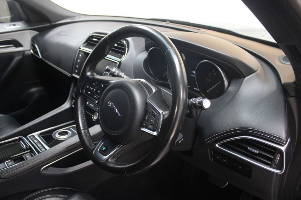 Used Jaguar F-Pace 2017 for sale - 76797966: Photo 40
