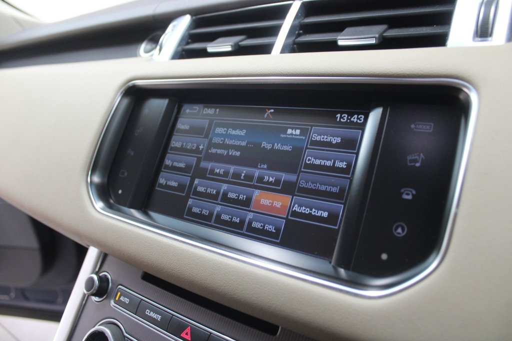 Used Land Rover Range Rover Sport 2016 for sale - 77667337: Photo 32