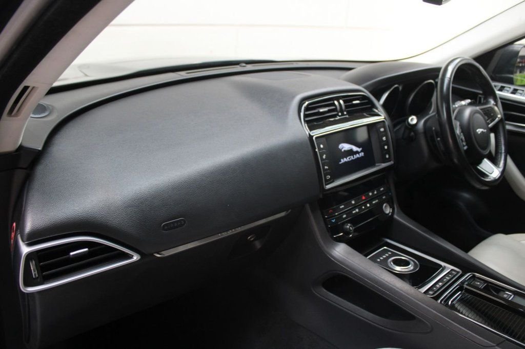 Used Jaguar F-Pace 2017 for sale - 77275631: Photo 35