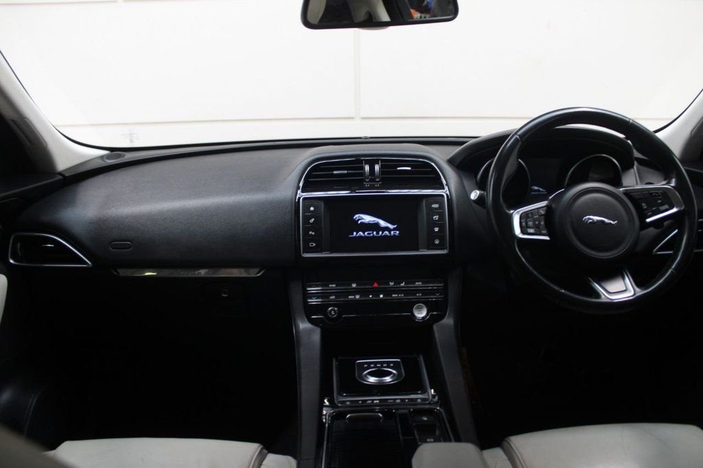 Used Jaguar F-Pace 2017 for sale - 77275631: Photo 36