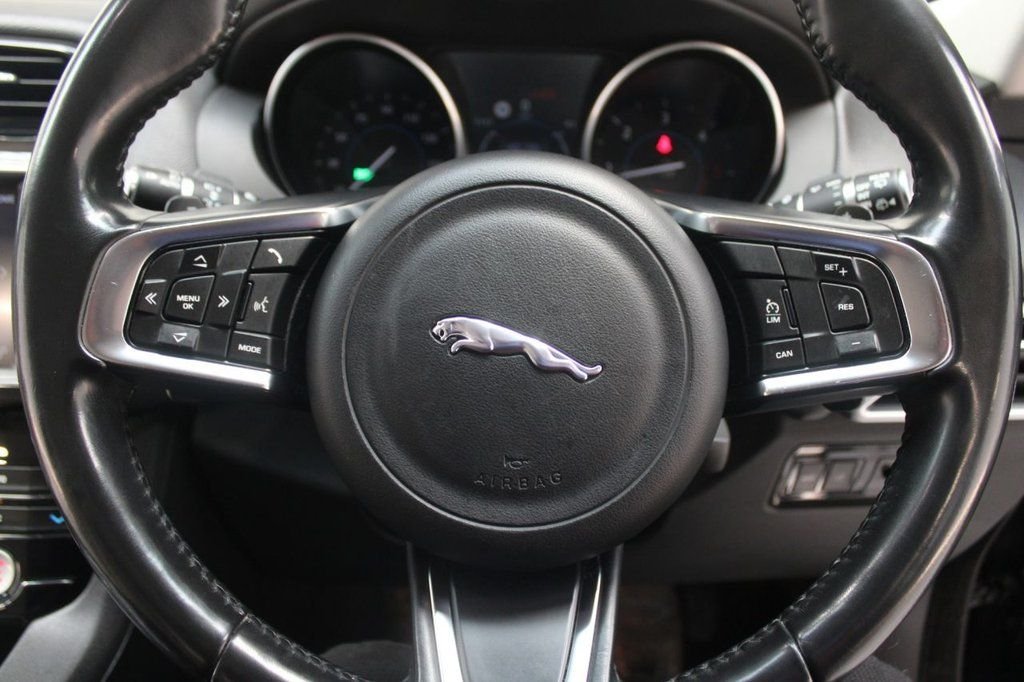 Used Jaguar F-Pace 2017 for sale - 77275631: Photo 38