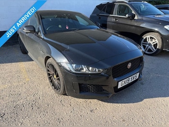 Used Jaguar XE 2019 for sale - 77936128: Photo