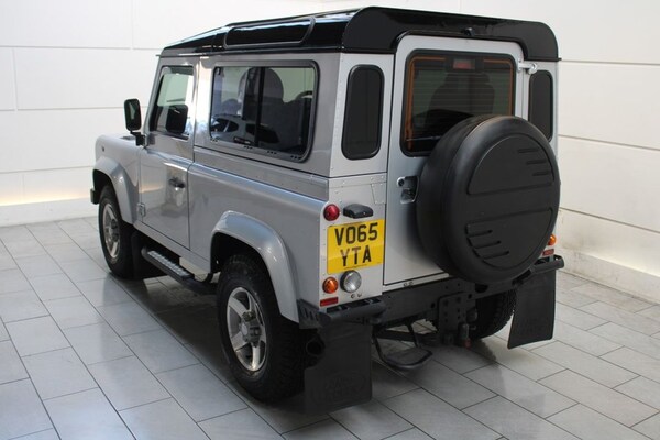 Used Land Rover Defender 90 2015 for sale - 70020899: Photo 11