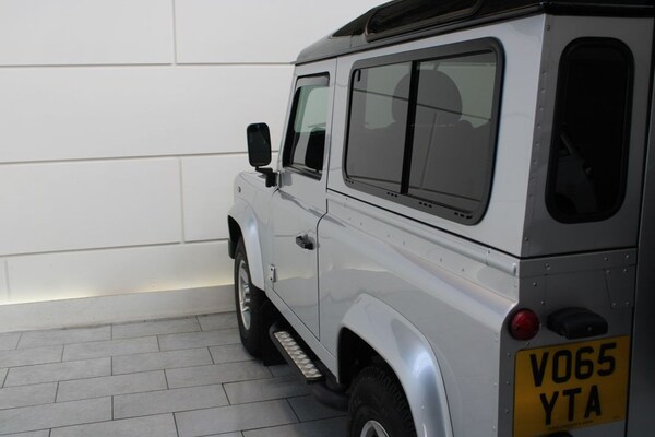Used Land Rover Defender 90 2015 for sale - 70020899: Photo 12