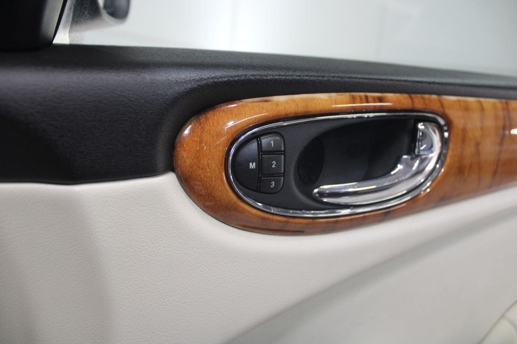 Used Jaguar XJ 2007 for sale - 77188251: Photo 32