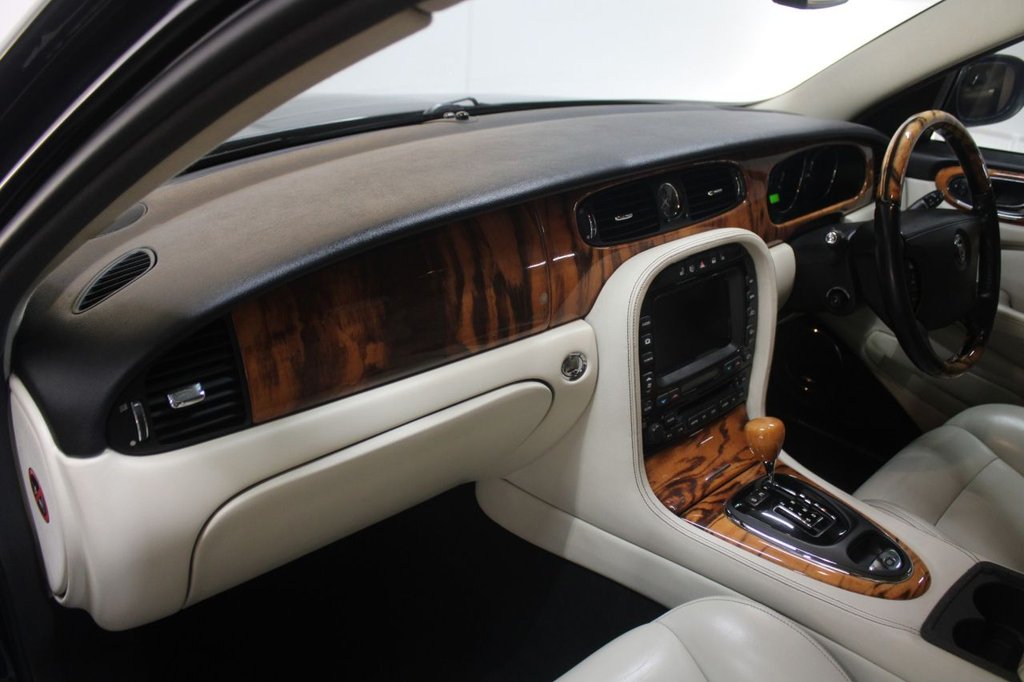 Used Jaguar XJ 2007 for sale - 77188251: Photo 35