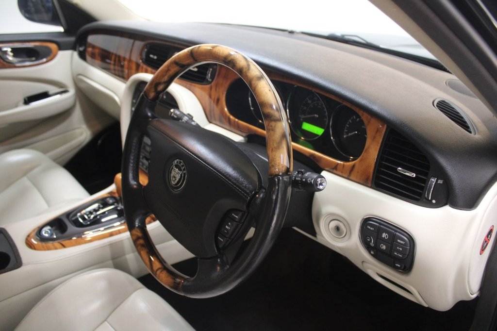 Used Jaguar XJ 2007 for sale - 77188251: Photo 37