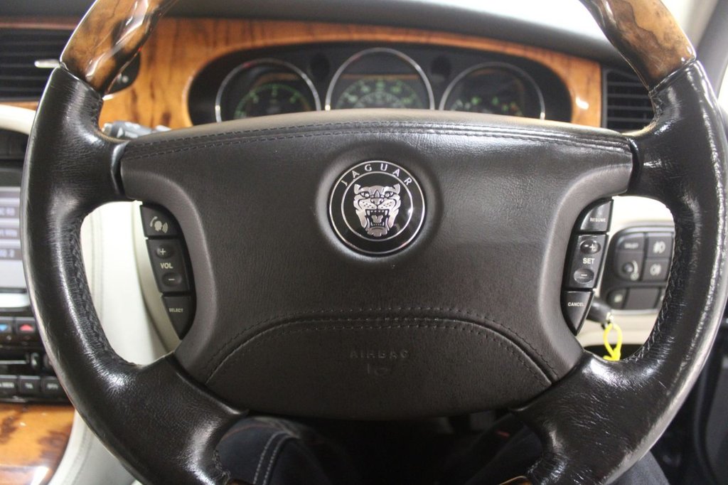 Used Jaguar XJ 2007 for sale - 77188251: Photo 38