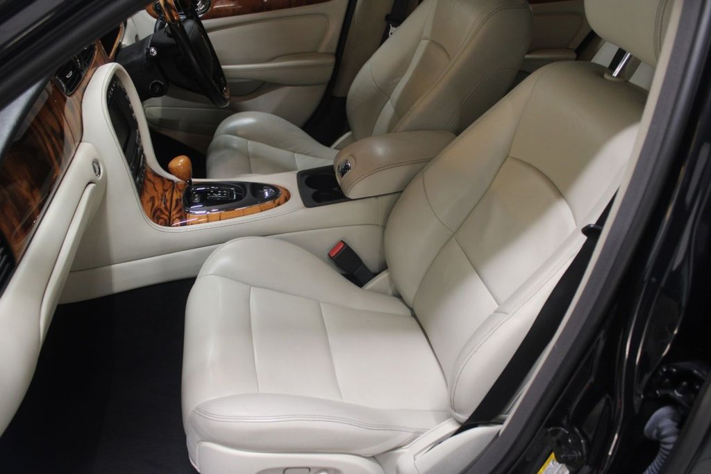 Used Jaguar XJ 2007 for sale - 77188251: Photo 43