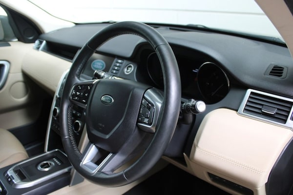 Used Land Rover Discovery Sport 2015 for sale - 74685231: Photo 39