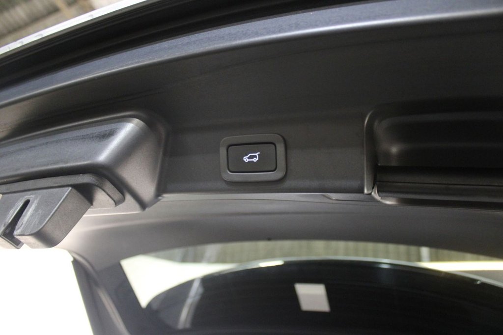 Used Jaguar F-Pace 2016 for sale - 76962414: Photo 18