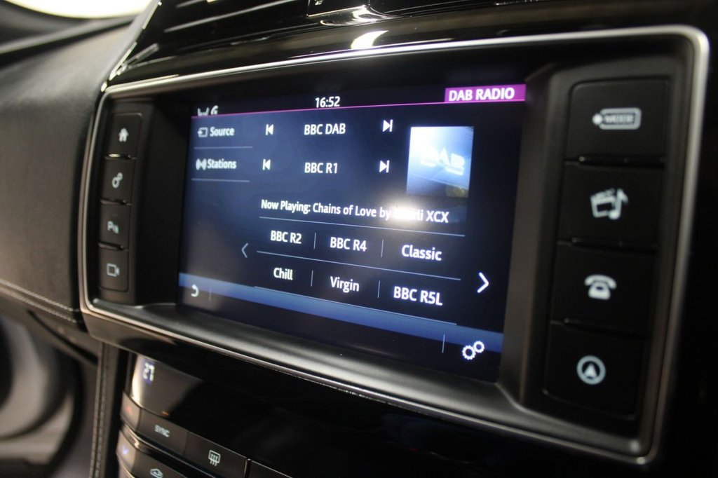 Used Jaguar F-Pace 2016 for sale - 76962414: Photo 32