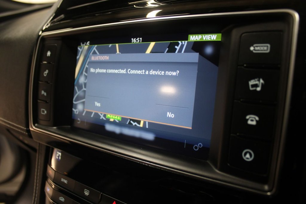 Used Jaguar F-Pace 2016 for sale - 76962414: Photo 35