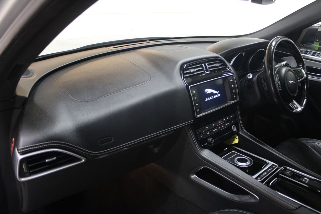 Used Jaguar F-Pace 2016 for sale - 76962414: Photo 37