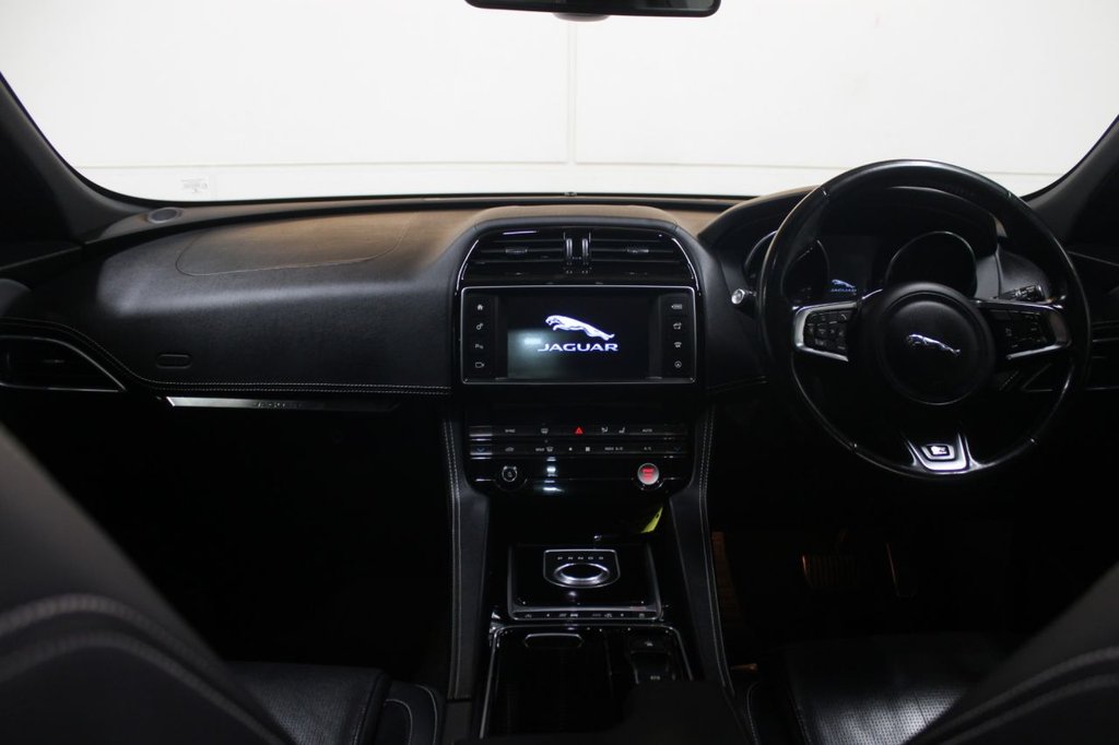 Used Jaguar F-Pace 2016 for sale - 76962414: Photo 38