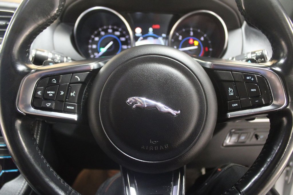 Used Jaguar F-Pace 2016 for sale - 76962414: Photo 41