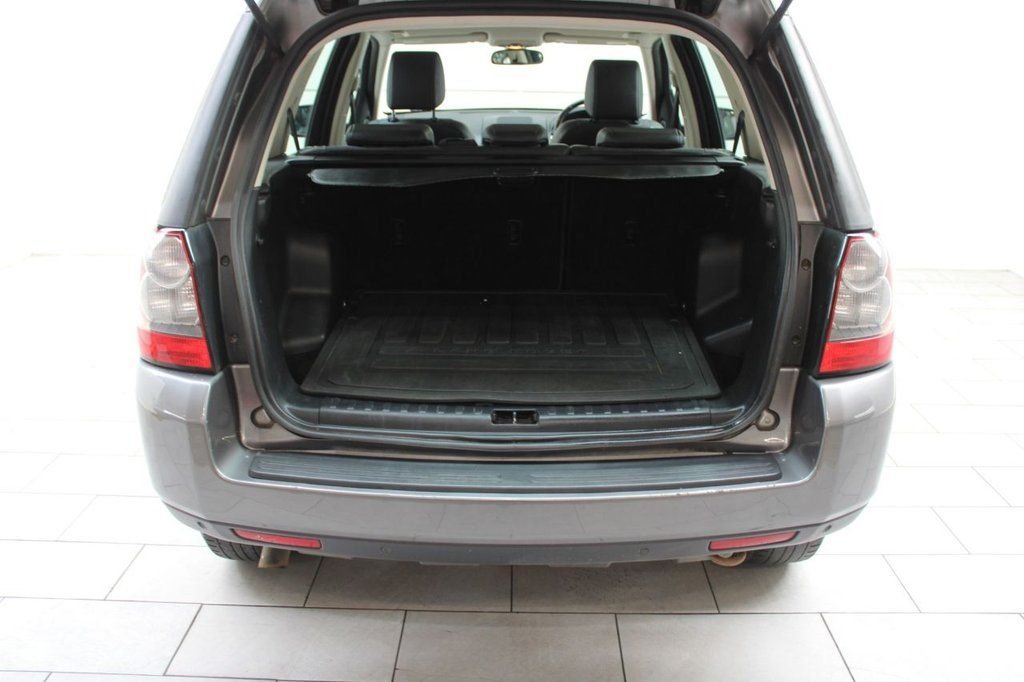 Used Land Rover Freelander 2011 for sale - 76909872: Photo 16