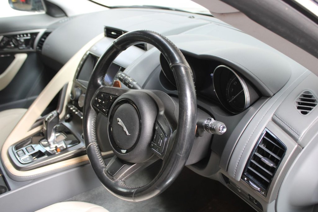 Used Jaguar F-Type 2014 for sale - 77642976: Photo 40