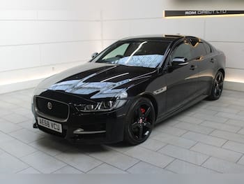 Used Jaguar XE 2018 for sale - 79764384: Photo