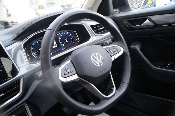 Used Volkswagen T-Roc 2023 for sale - 73458339: Photo 17