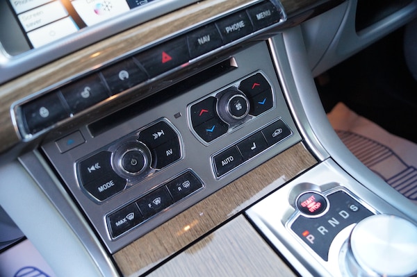Used Jaguar XF 2013 for sale - 74238870: Photo 19