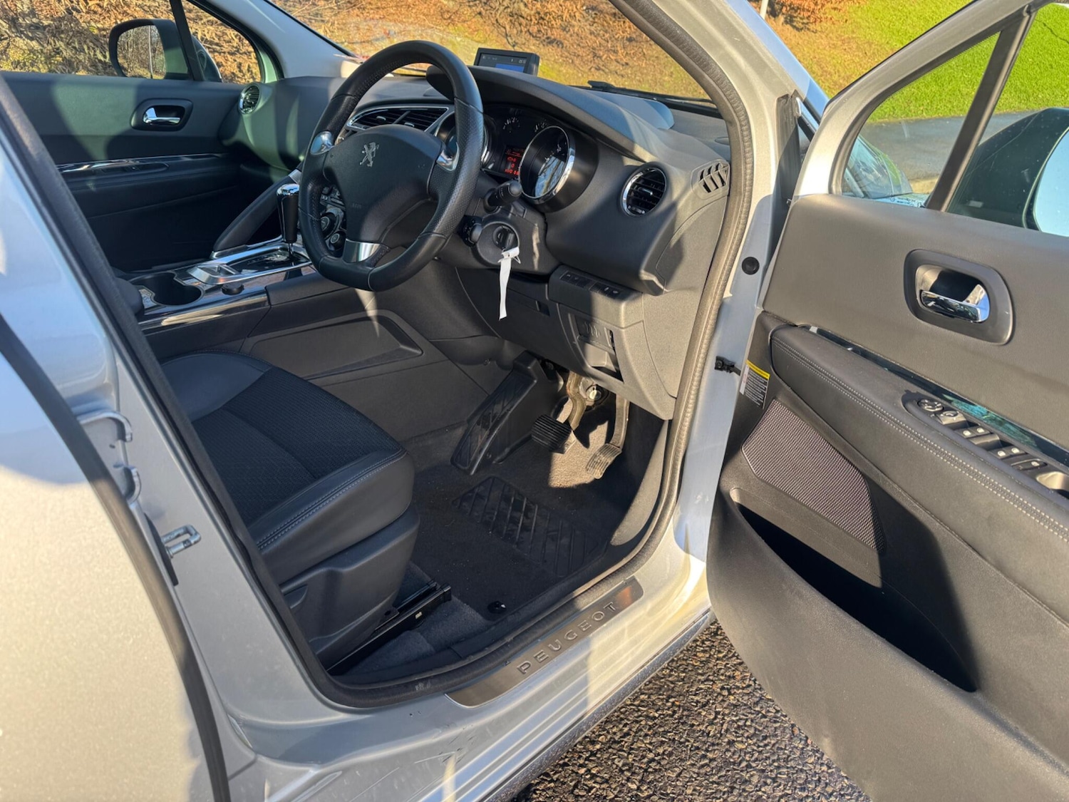 Used Peugeot 3008 2015 for sale - 77723107: Photo 11