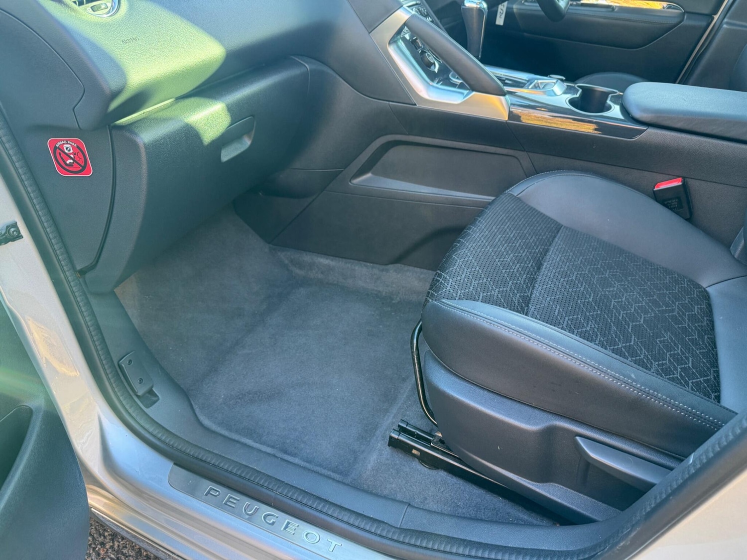 Used Peugeot 3008 2015 for sale - 77723107: Photo 24