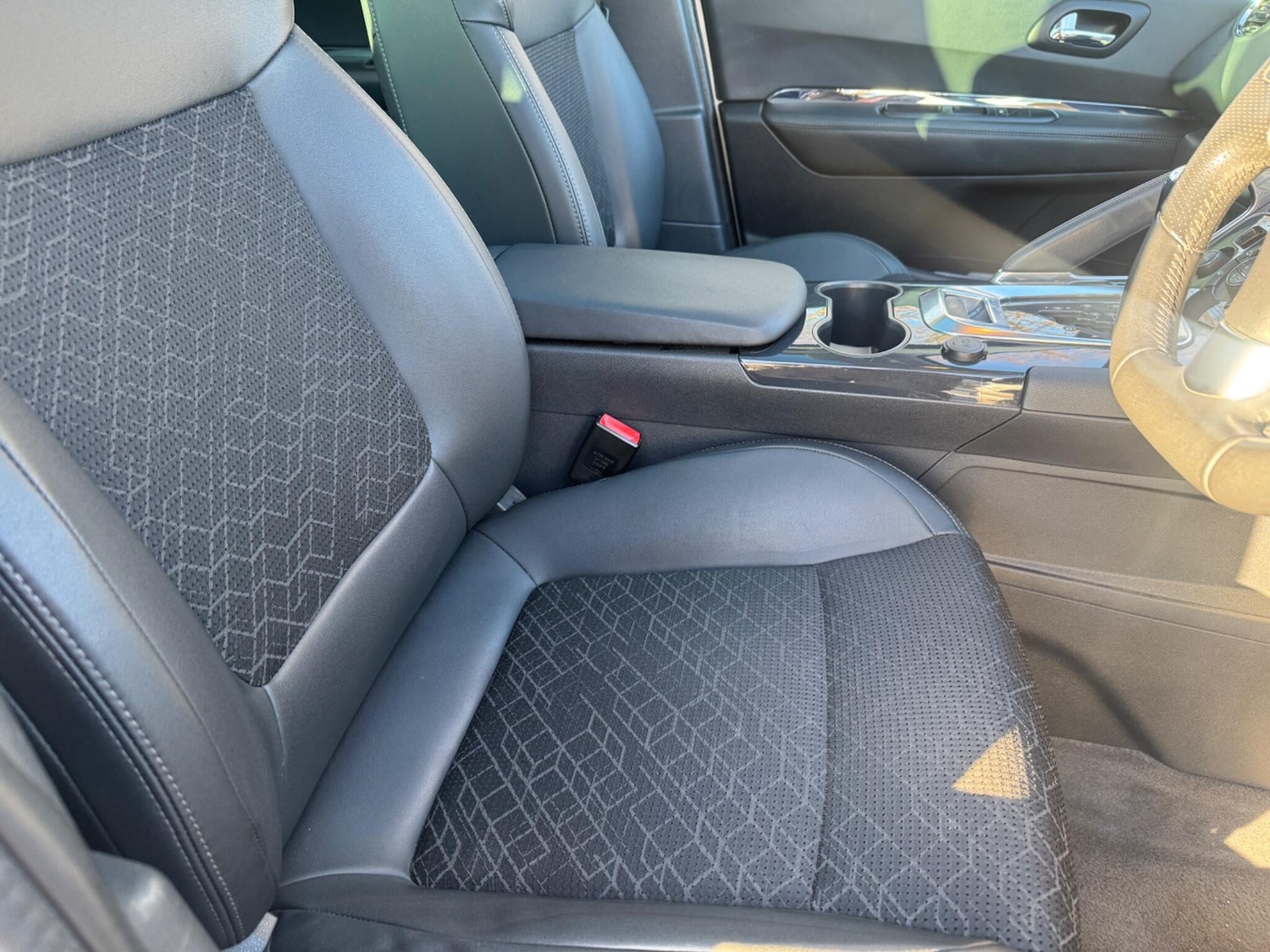 Used Peugeot 3008 2015 for sale - 77723107: Photo 9