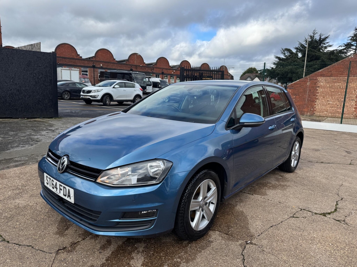 Used Volkswagen Golf 2014 for sale - 77709612: Photo 3