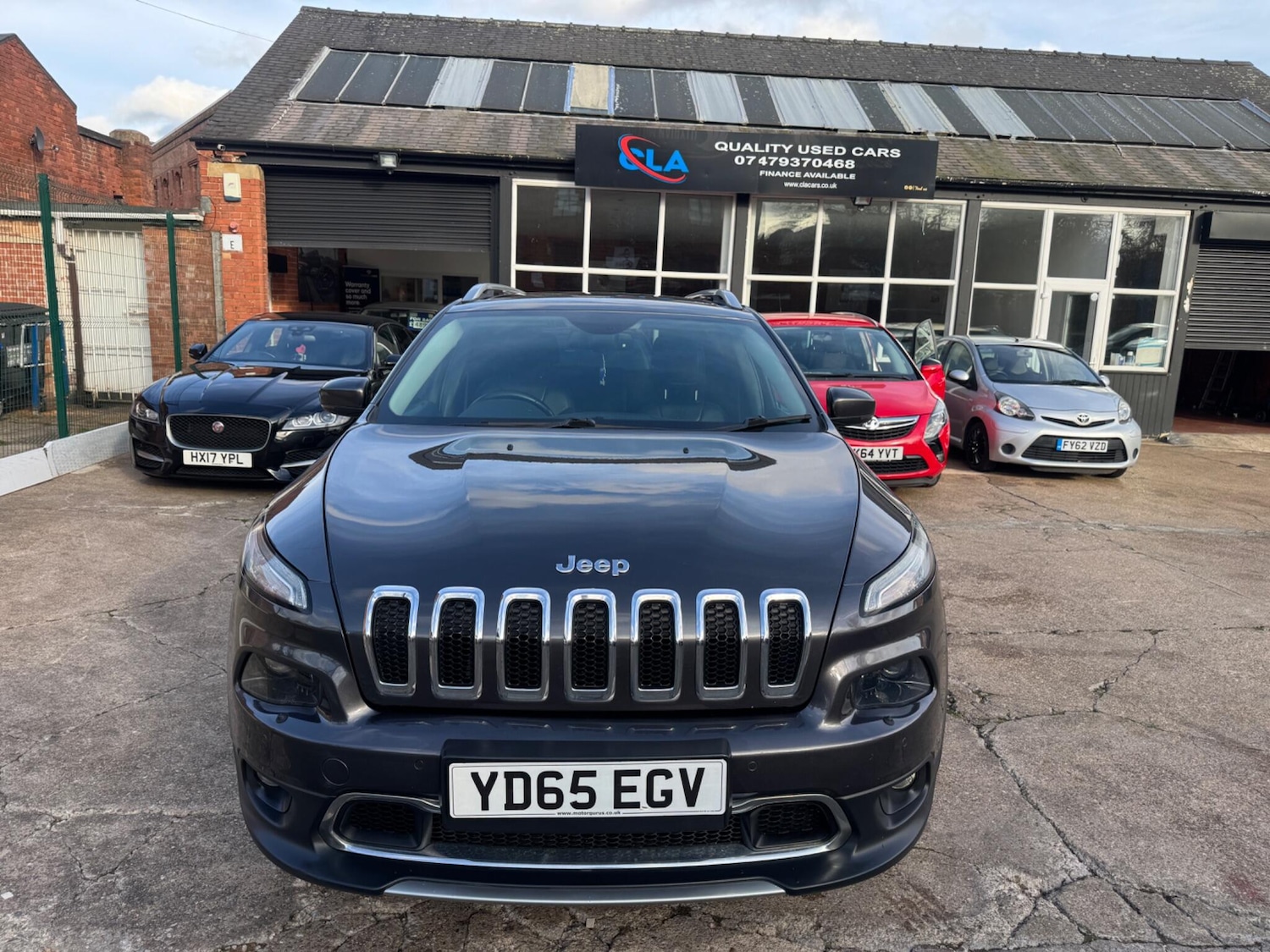 Used Jeep Cherokee 2015 for sale - 77683298: Photo 2