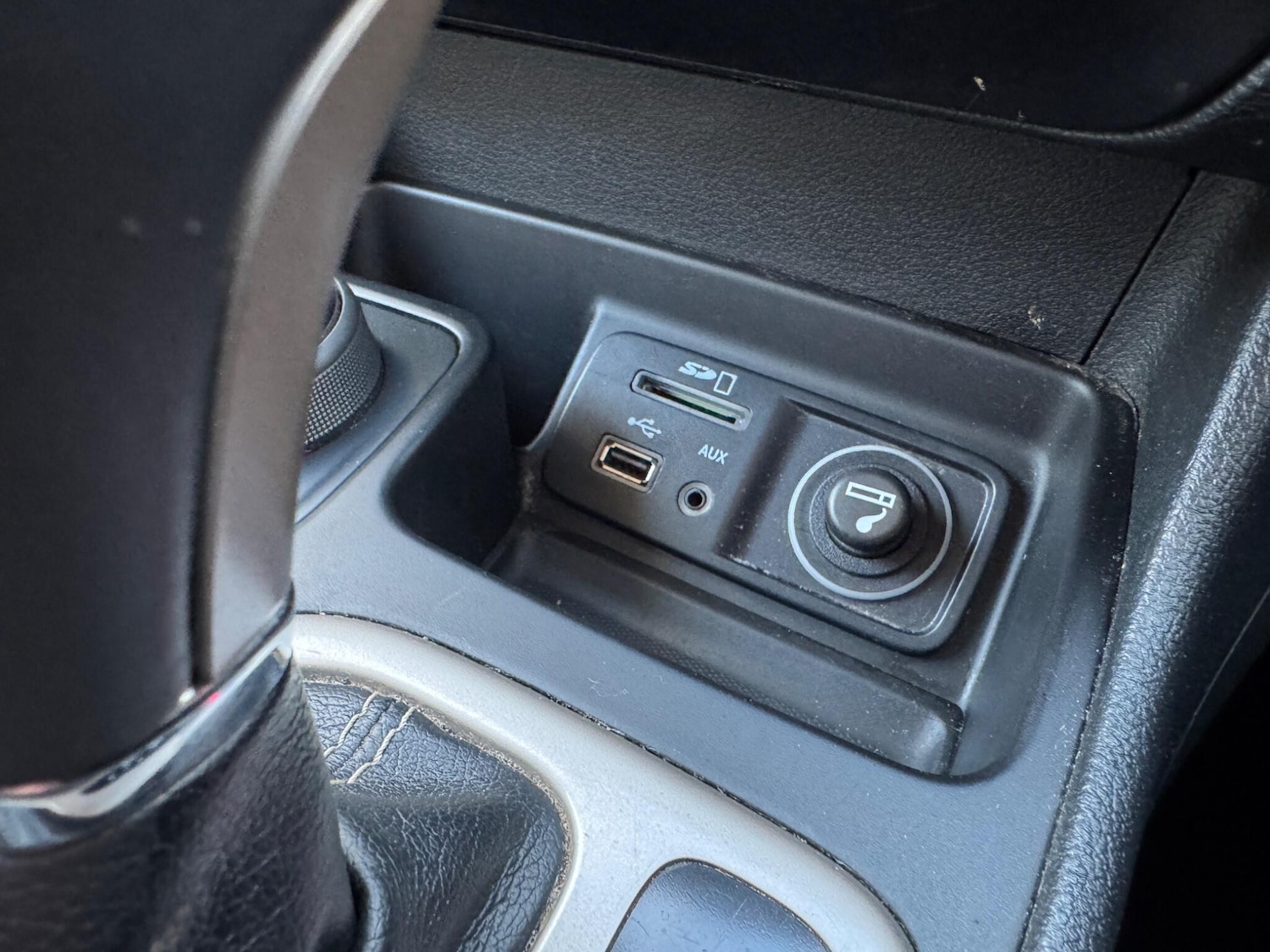 Used Jeep Cherokee 2015 for sale - 77683298: Photo 24