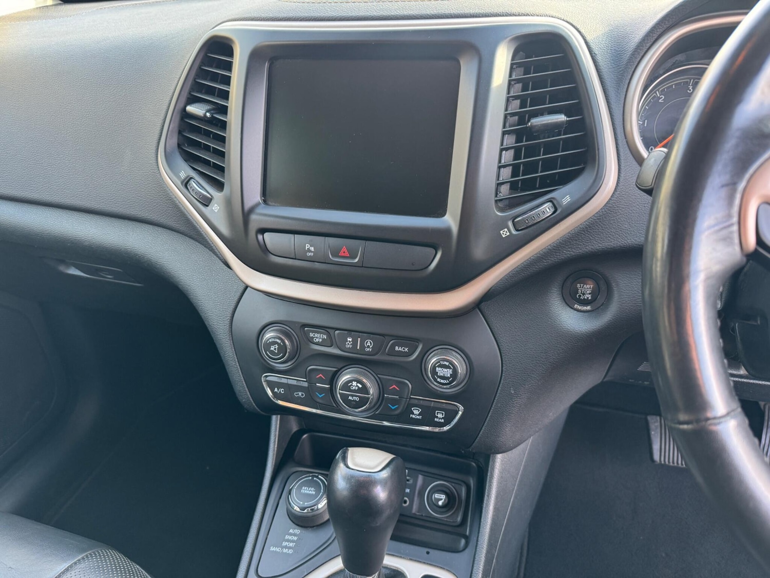 Used Jeep Cherokee 2015 for sale - 77683298: Photo 27