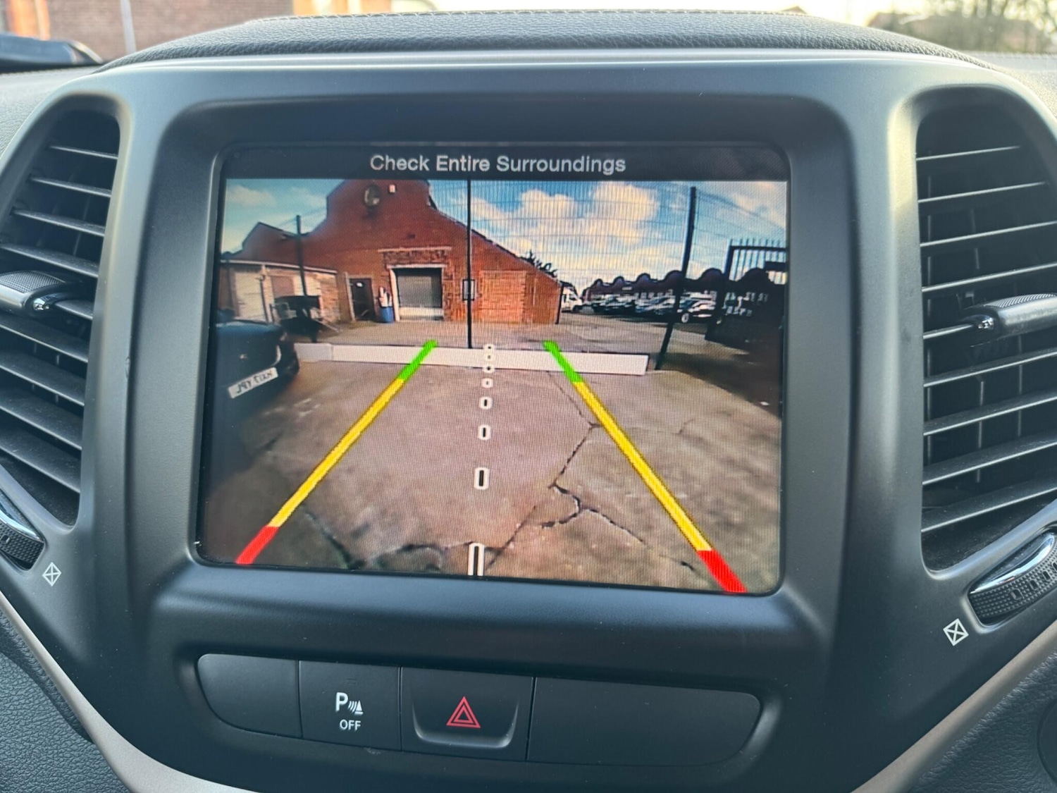 Used Jeep Cherokee 2015 for sale - 77683298: Photo 34