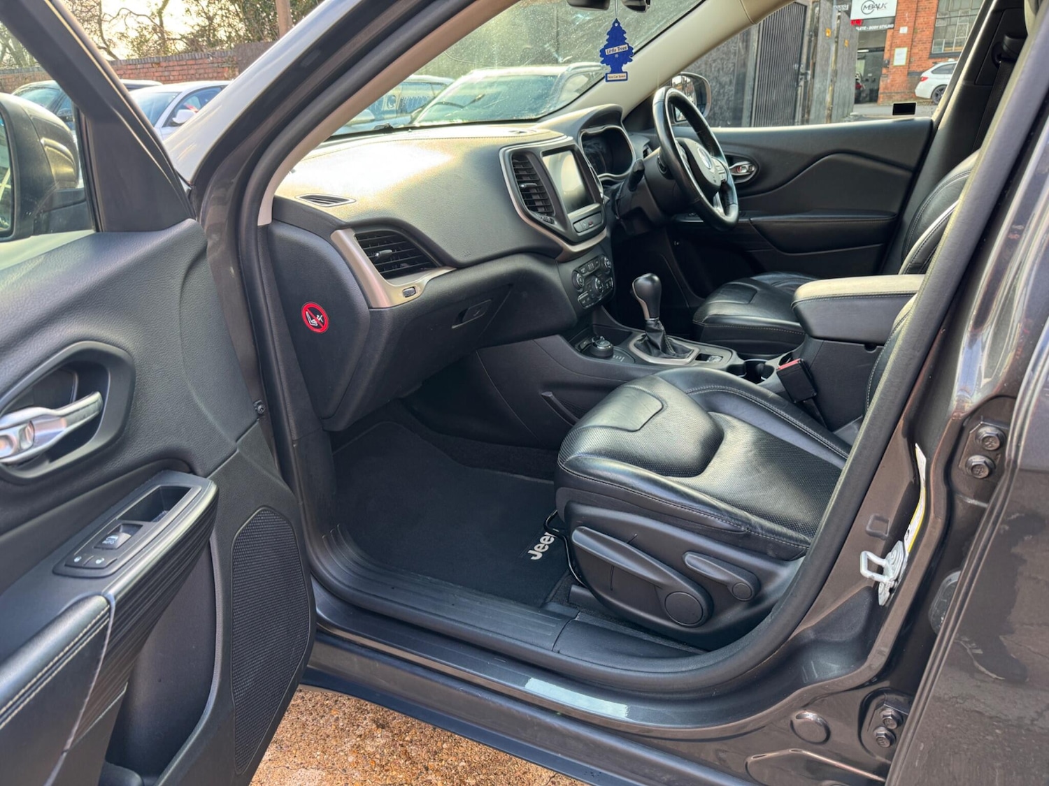 Used Jeep Cherokee 2015 for sale - 77683298: Photo 38