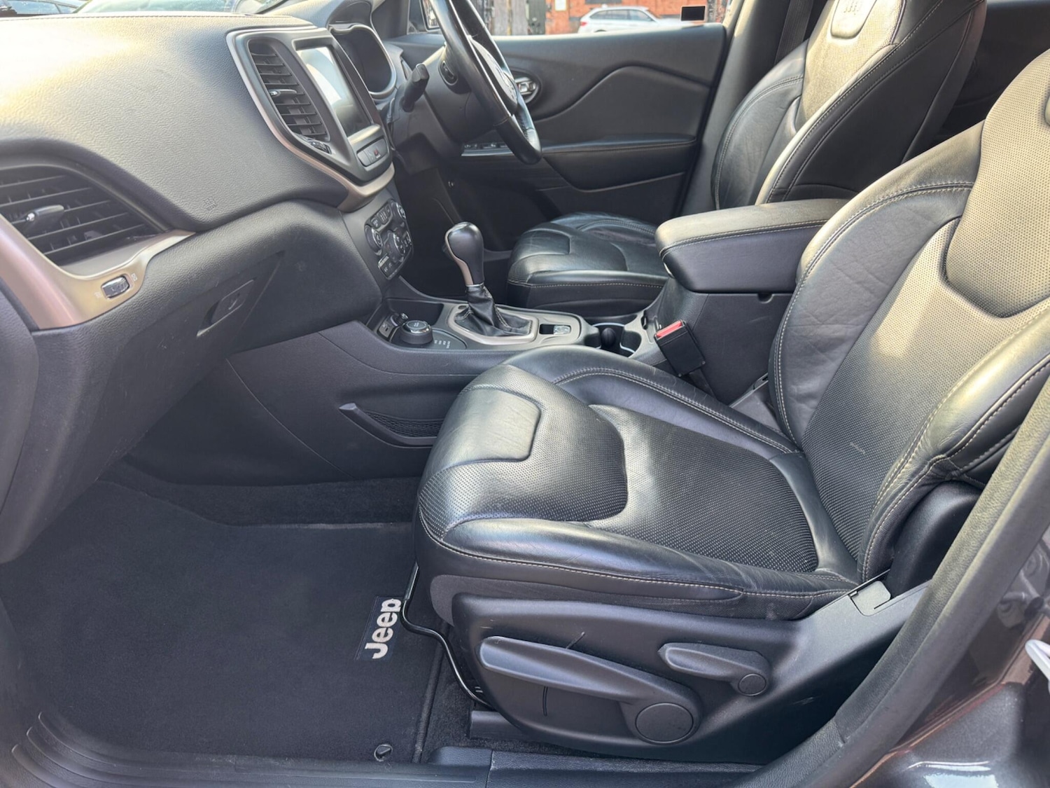 Used Jeep Cherokee 2015 for sale - 77683298: Photo 39