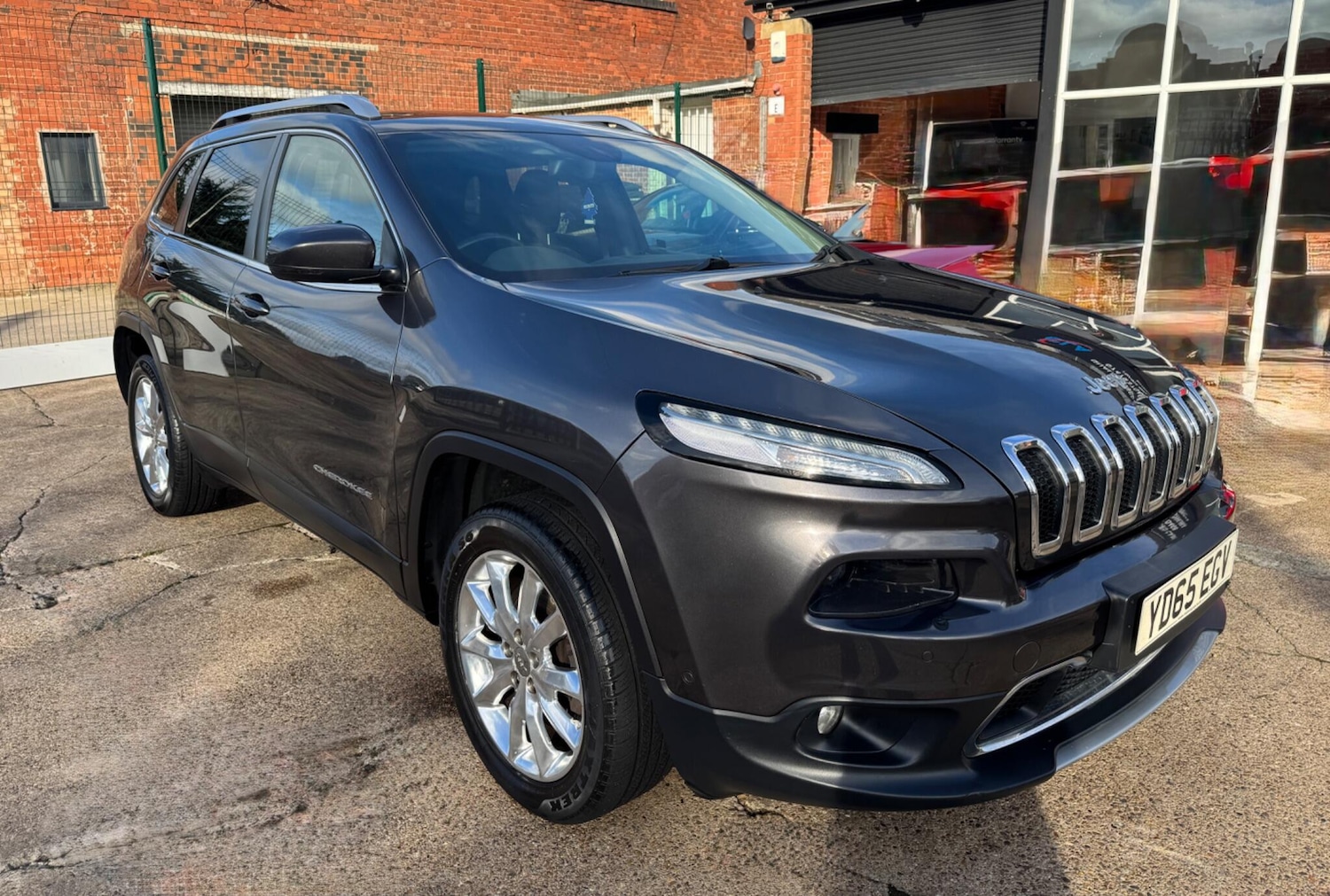 Used Jeep Cherokee 2015 for sale - 77683298: Photo 40