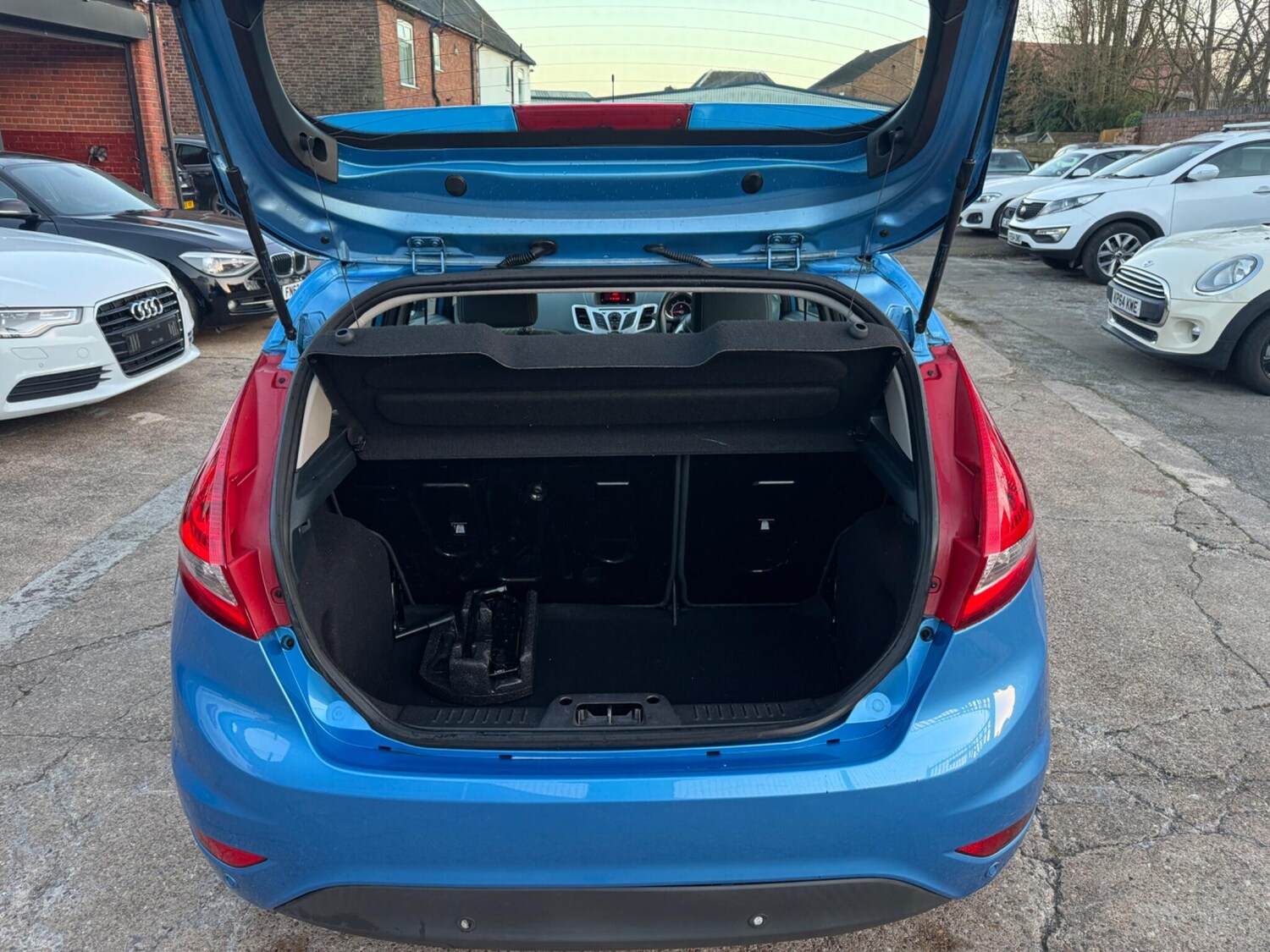 Used Ford Fiesta 2010 for sale - 77940203: Photo 10