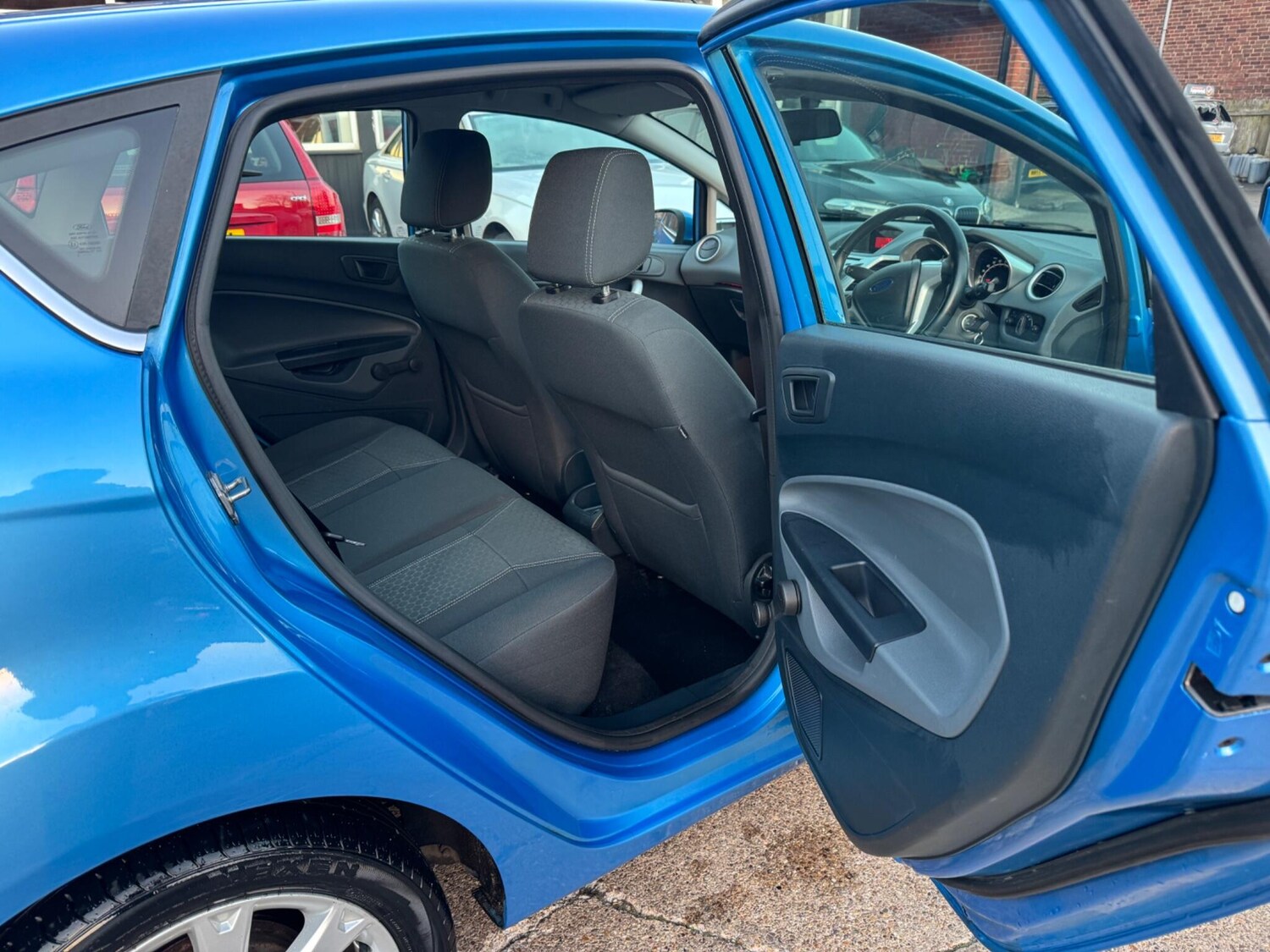 Used Ford Fiesta 2010 for sale - 77940203: Photo 9