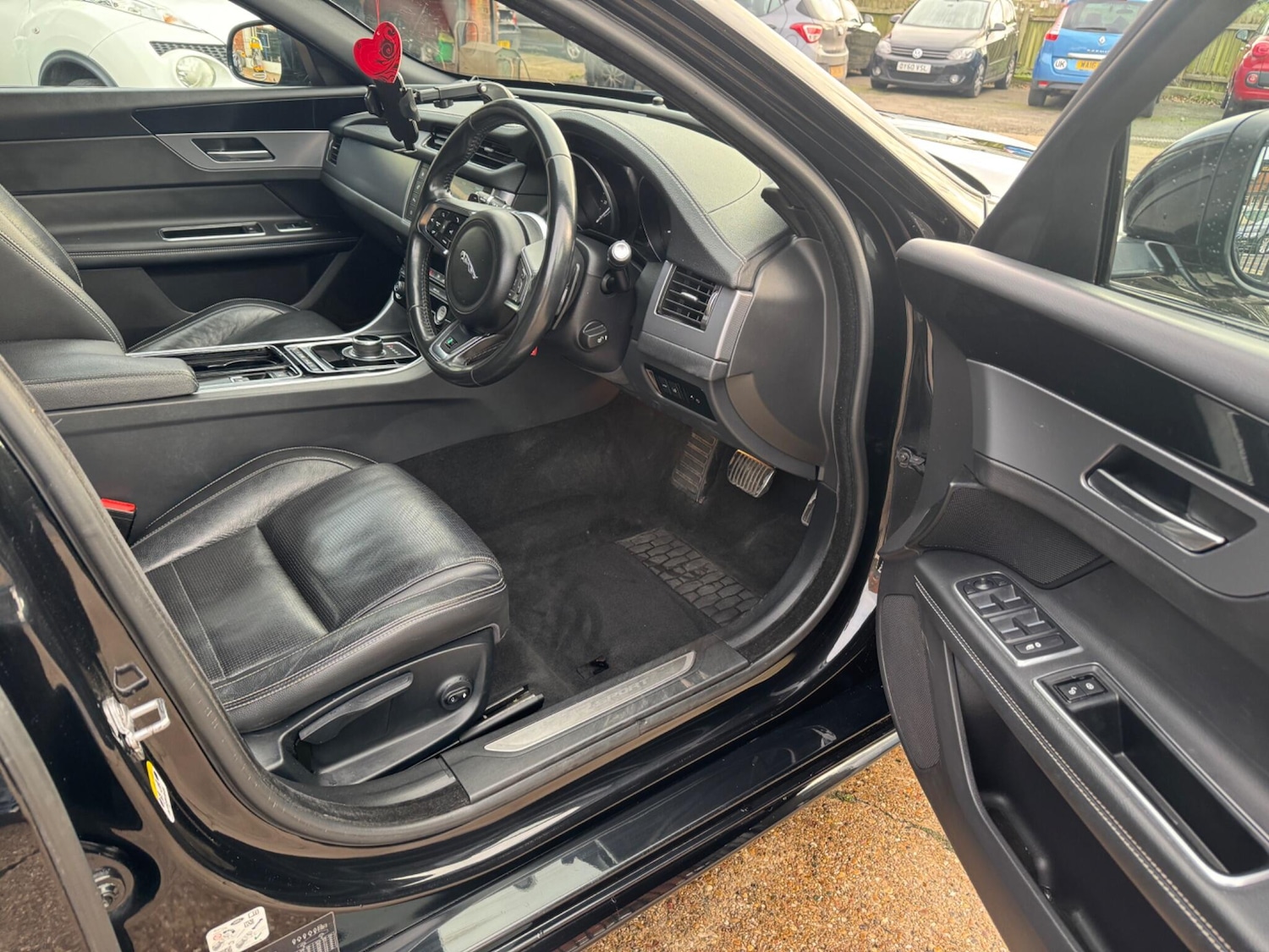 Used Jaguar XF 2017 for sale - 77738145: Photo 16