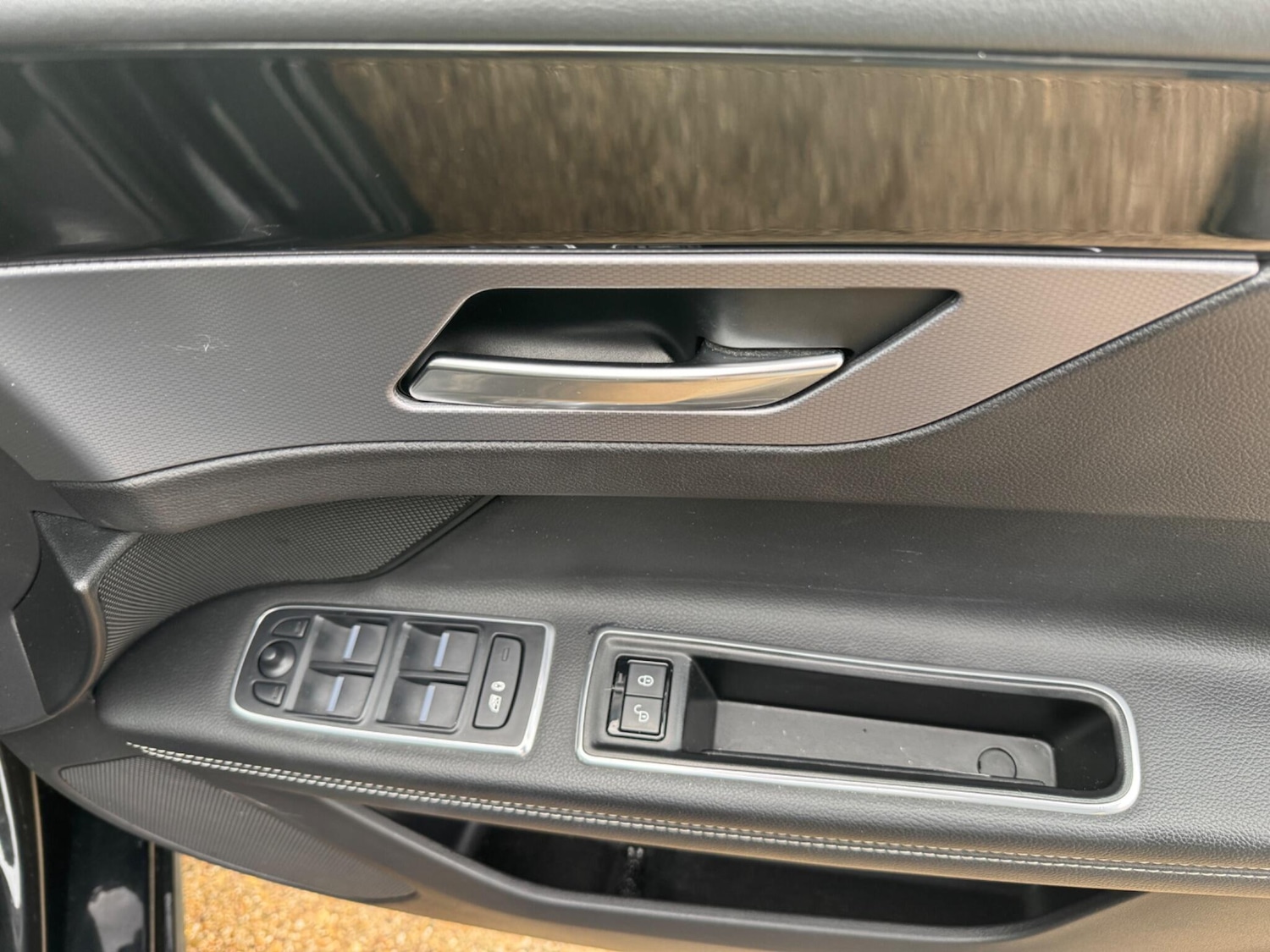 Used Jaguar XF 2017 for sale - 77738145: Photo 17